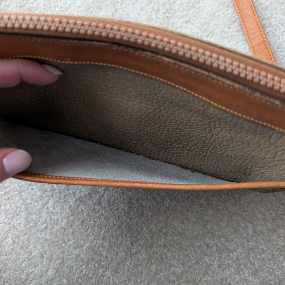 Vintage Dooney and Bourke Purse - Picture 7 of 14